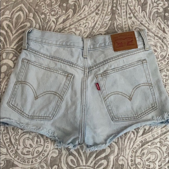 Levi’s Jean Shorts - Picture 2 of 2